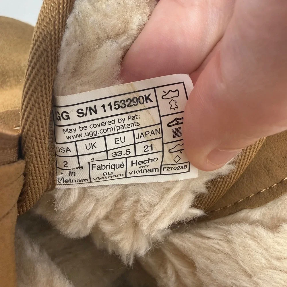 UGG kids classic